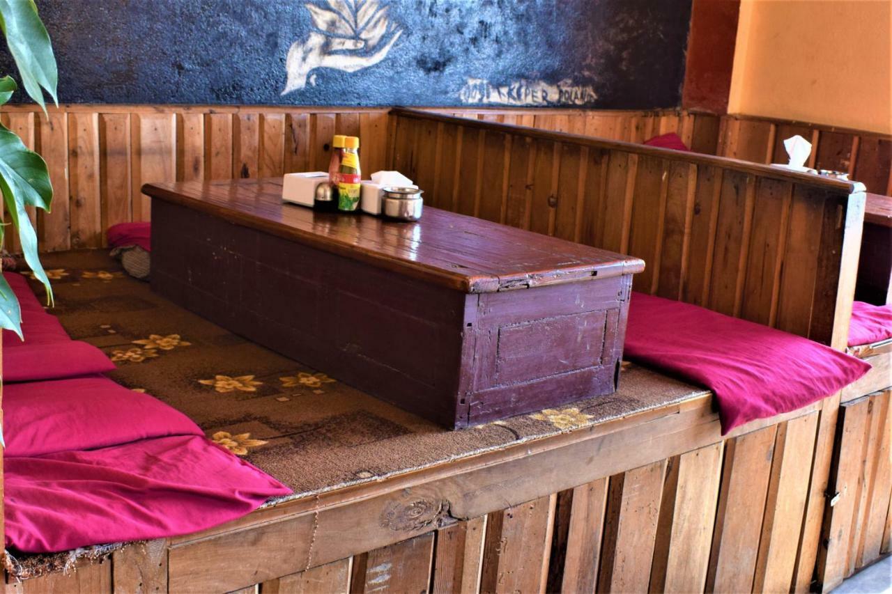Berg House Cafe And Hotel Nagarkot Esterno foto